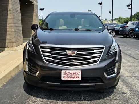 Used 2017 Cadillac XT5 Luxury w/ Driver Awareness Package FWD image 9