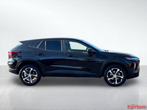 Used 2024 Chevrolet Trax RS w/ Driver Confidence Package FWD image 7