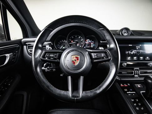 Certified 2023 Porsche Macan AWD/4WD image 26