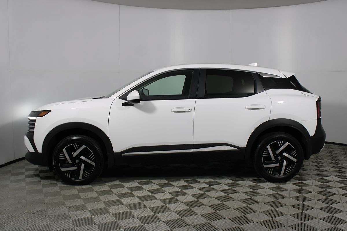Used 2025 Nissan Kicks SV FWD image 25