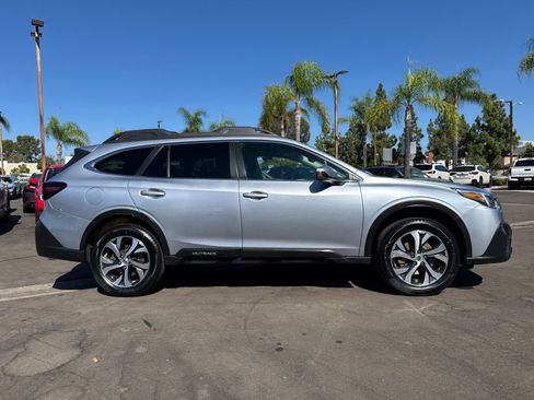 Used 2022 Subaru Outback Limited image 5