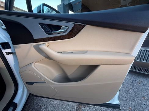 Used 2019 Audi Q7 2.0T Premium Plus w/ Premium Plus Package image 45