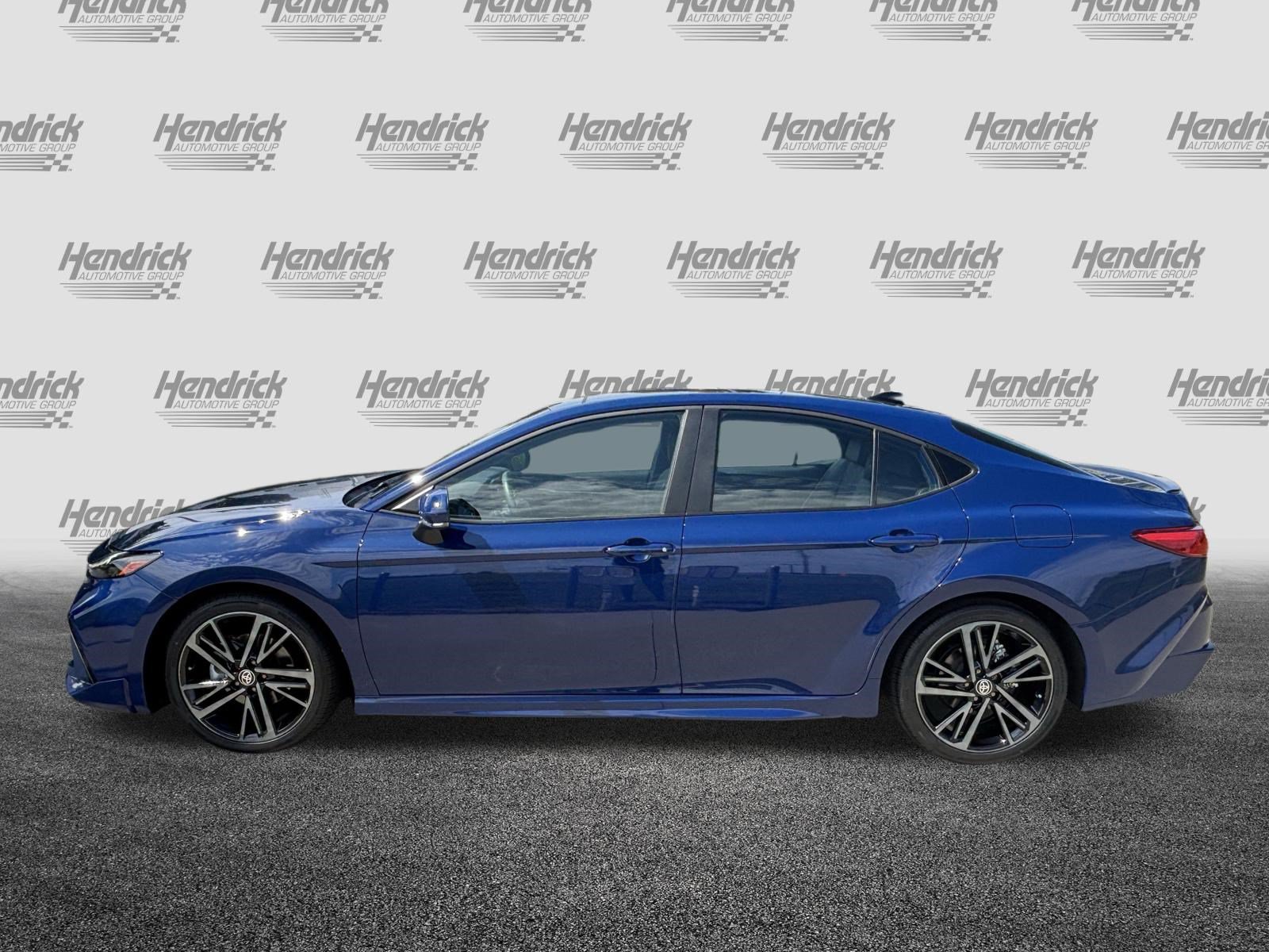 Used 2025 Toyota Camry XSE FWD image 7