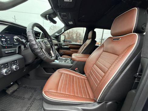 Used 2024 GMC Sierra 3500 Denali Ultimate image 18