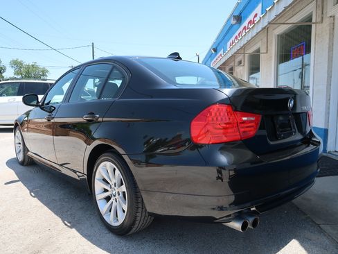 Used 2011 BMW 328i xDrive Sedan AWD/4WD image 7