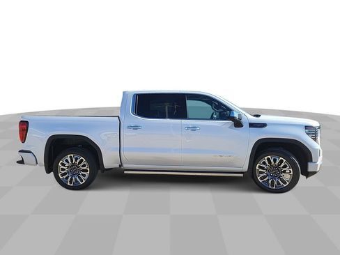 Used 2024 GMC Sierra 1500 Denali Ultimate image 9