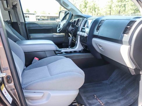 Used 2013 Toyota Tundra 2WD CrewMax w/ Tow Pkg image 18