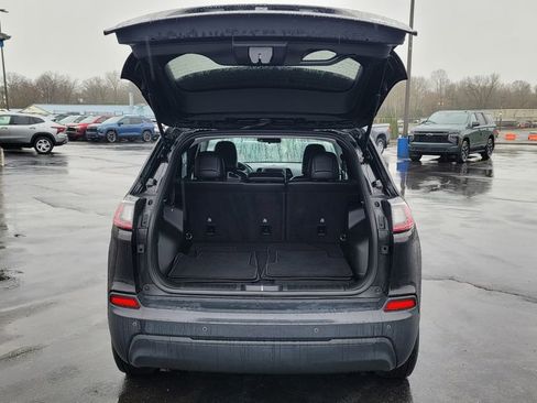 Used 2019 Jeep Cherokee Latitude Plus AWD/4WD image 11