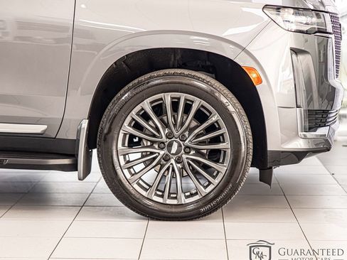 Used 2022 Cadillac Escalade ESV Luxury AWD/4WD image 11
