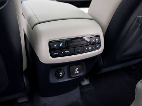 Used 2023 Hyundai Palisade Limited AWD/4WD image 21