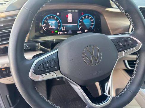 Used 2024 Volkswagen Atlas SE FWD image 20