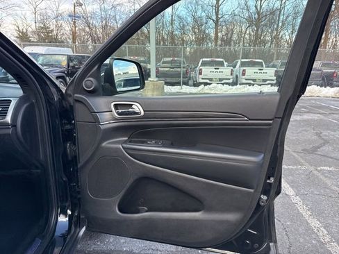 Used 2022 Jeep Grand Cherokee Limited image 34