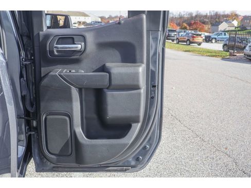 Used 2019 Chevrolet Silverado 1500 Custom Trail Boss w/ Custom Convenience Package image 19