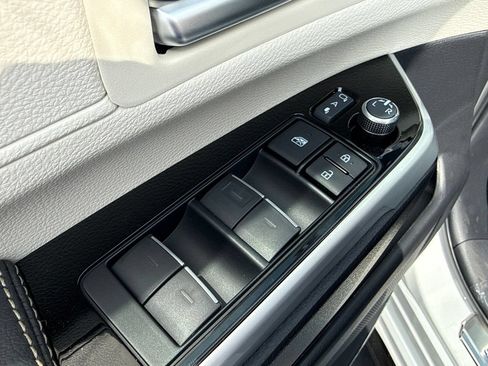 New 2026 Toyota Sienna Platinum AWD/4WD image 18