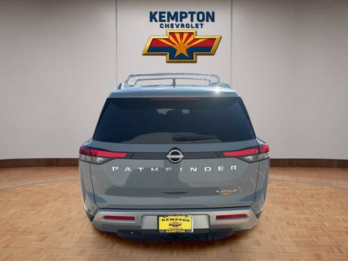 Used 2025 Nissan Pathfinder Platinum w/ Cargo Package FWD image 5