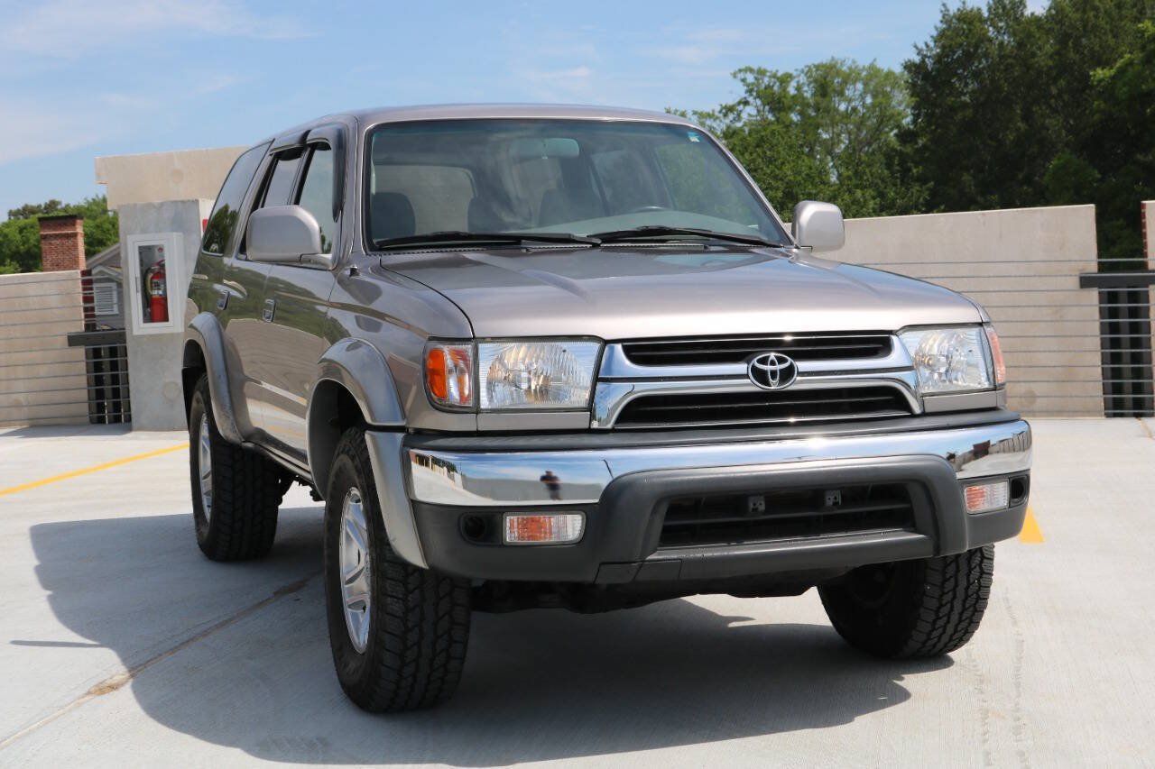 Used 2002 Toyota 4Runner SR5 AWD/4WD image 10