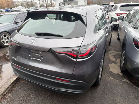 Used 2023 Honda HR-V LX image 6
