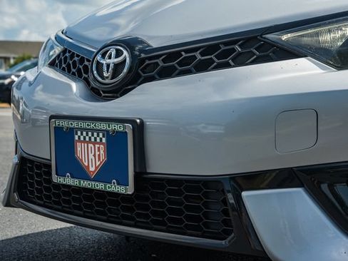 Used 2018 Toyota Corolla iM w/ All-Weather Mat Package FWD image 11