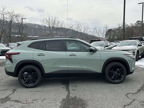 New 2026 Chevrolet Trax ACTIV w/ Driver Confidence Package image 2