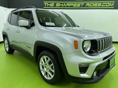 Used 2019 Jeep Renegade Latitude FWD image 2