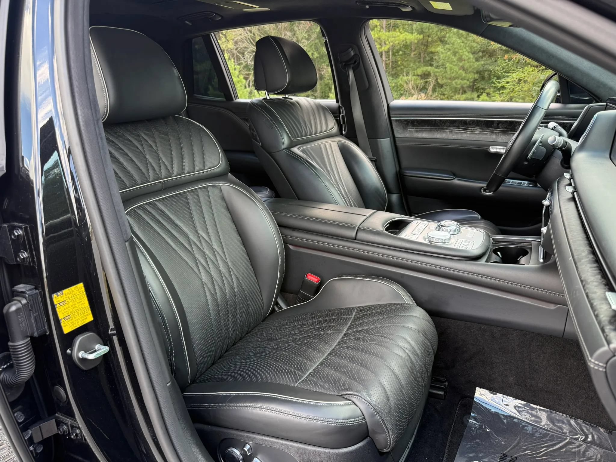Used 2023 Genesis G90 3.5T AWD/4WD image 30
