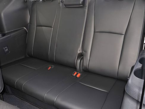 Certified 2024 Toyota Highlander Platinum AWD/4WD image 18