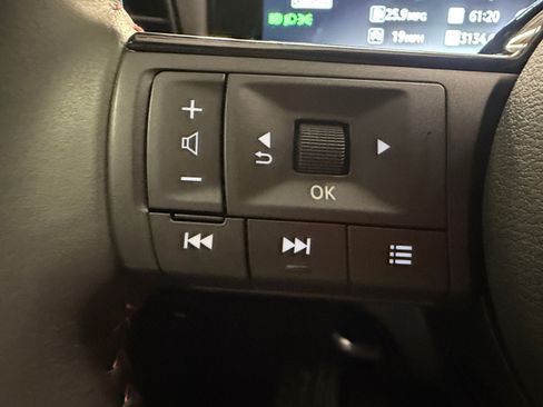 Used 2026 Nissan Kicks SR FWD image 18