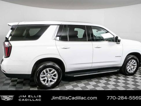 Used 2025 Chevrolet Tahoe LT RWD image 2