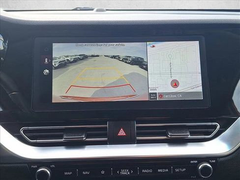 Used 2022 Kia Niro Touring Special Edition image 13