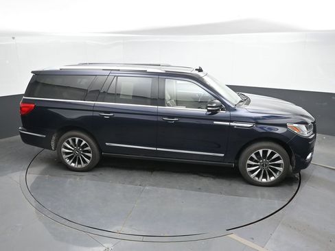 Used 2021 Lincoln Navigator L Reserve w/ Luxury Package AWD/4WD image 24