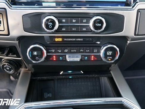 Used 2022 Ford F350 Platinum image 35