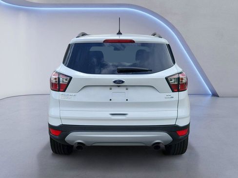 Used 2018 Ford Escape SE w/ SE Sync 3 Package AWD/4WD image 4