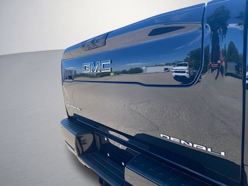 Used 2025 GMC Sierra EV Denali AWD/4WD image 37