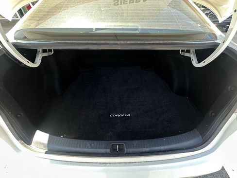 Used 2020 Toyota Corolla LE w/ Carpet Mat Package (TMS) FWD image 6