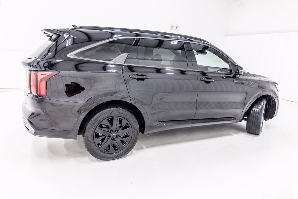 Used 2023 Kia Sorento EX w/ Panoramic Sunroof Package FWD image 8