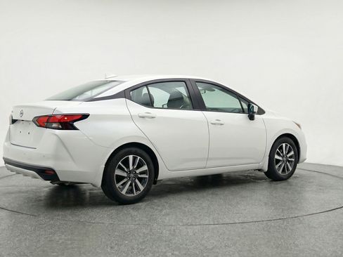 Used 2025 Nissan Versa SV image 9