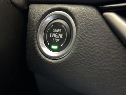 Certified 2025 Cadillac XT4 Premium Luxury image 17