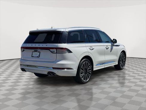 Used 2023 Lincoln Aviator Black Label AWD/4WD image 7