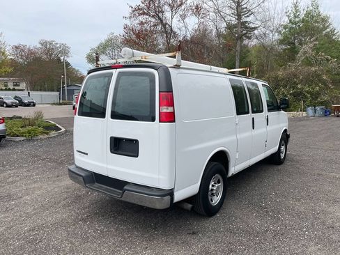 Used 2015 Chevrolet Express 2500 w/ Chrome Appearance Package RWD image 5
