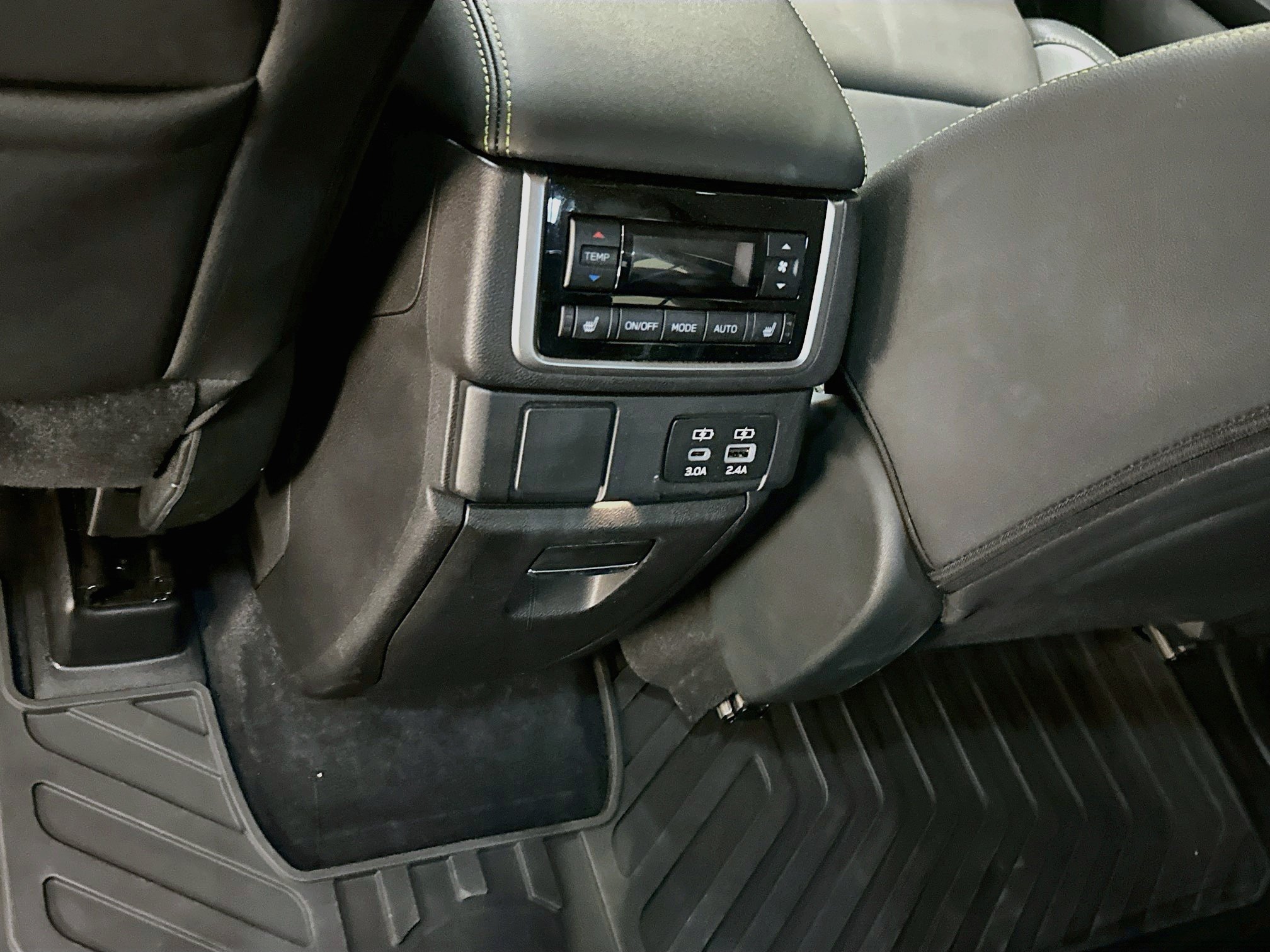 Used 2023 Subaru Ascent Onyx Edition Limited AWD/4WD image 29