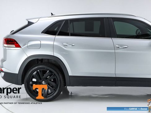 Used 2023 Volkswagen Atlas Cross Sport SE w/ Panoramic Sunroof Package FWD image 11