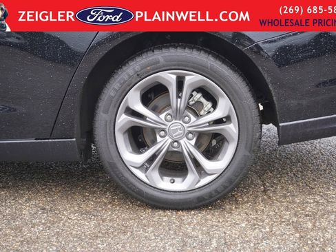 Used 2024 Honda Accord EX image 19