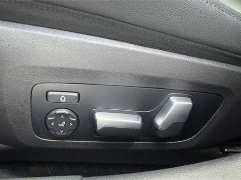 Used 2021 BMW 330i Sedan w/ Premium Package image 22