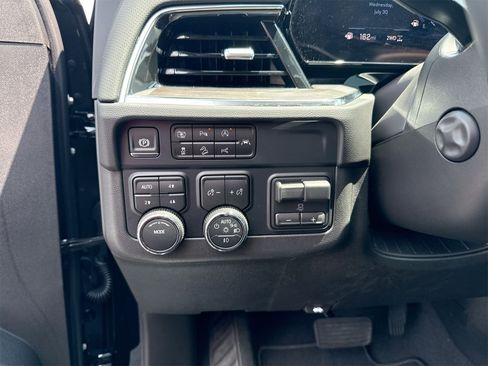 New 2025 Chevrolet Suburban Premier w/ Sun And Tow Package image 18