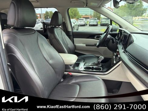 Used 2022 Kia Carnival SX FWD image 11