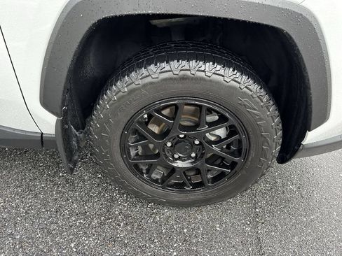 Used 2024 Toyota RAV4 XLE FWD image 59
