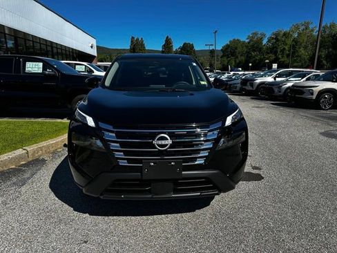 New 2026 Nissan Rogue SV image 2