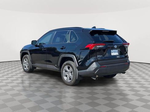 Used 2023 Toyota RAV4 LE AWD/4WD image 5