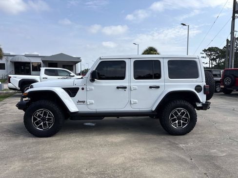 Certified 2026 Jeep Wrangler Unlimited Rubicon AWD/4WD image 6