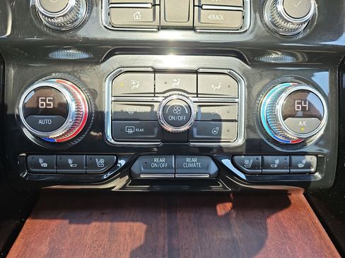 Certified 2023 GMC Yukon XL Denali Ultimate AWD/4WD image 26